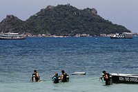 Мужчина и женщина занялись сексом на пляже в Таиланде и поплатились Мужчина и женщина занялись сексом на пляже в Таиланде и поплатились