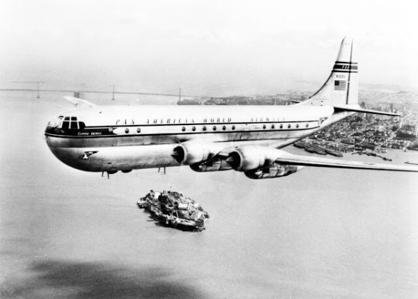 Как выглядел Boeing 377 Stratocruiser, самый большой пассажирский самолет в мире Как выглядел Boeing 377 Stratocruiser, самый большой пассажирский самолет в мире