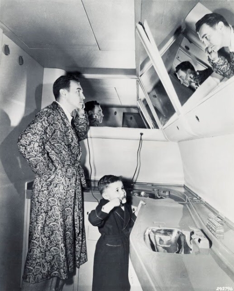 Как выглядел Boeing 377 Stratocruiser, самый большой пассажирский самолет в мире Как выглядел Boeing 377 Stratocruiser, самый большой пассажирский самолет в мире