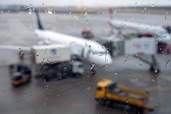 Самолеты закружили над Петербургом