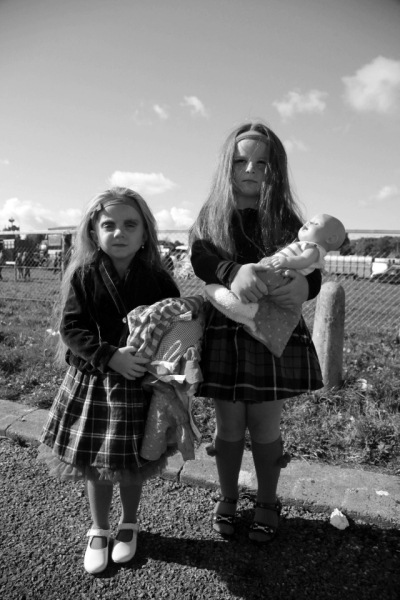 Детство на колесах: юные ирландские цыгане на потрясающих фотографиях Джейми Джонсона Детство на колесах: юные ирландские цыгане на потрясающих фотографиях Джейми Джонсона